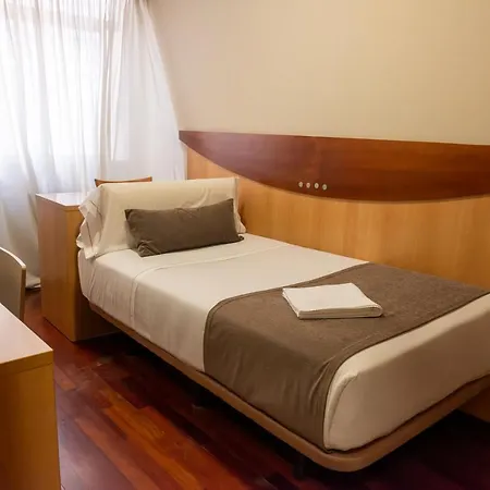 Real Hotel *