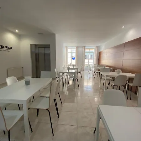 Real Hotel *