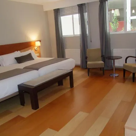 Real Hotel *