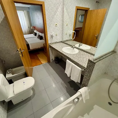 酒店 Real 费罗尔