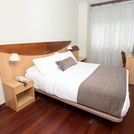 Real Hotel *
