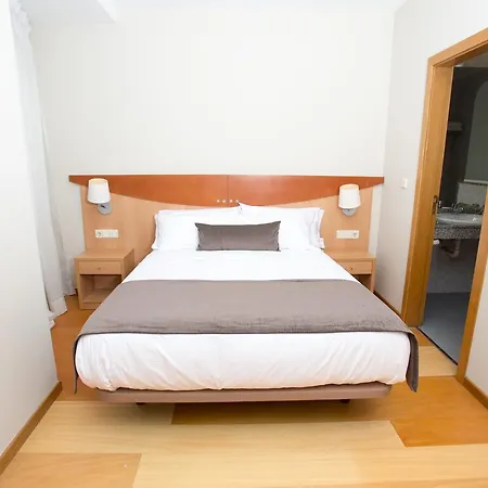 Real Hotel *