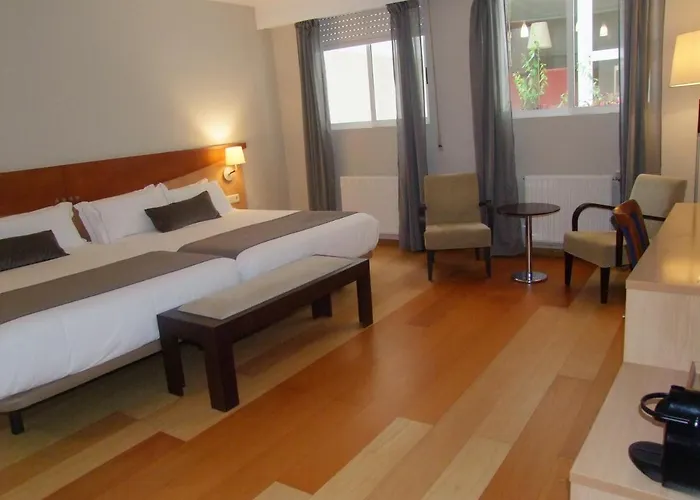 Real Hotel *